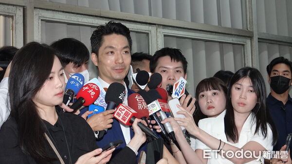 ▲▼ 蔣萬安臺北市公費流感及新冠疫苗開打記者會。(圖／記者鄭毓齡攝）