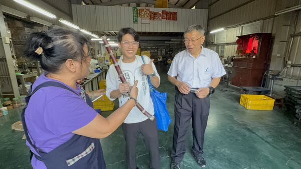 ▲民眾黨前主席柯文哲到彰化助選。（圖／記者唐詠絮翻攝）