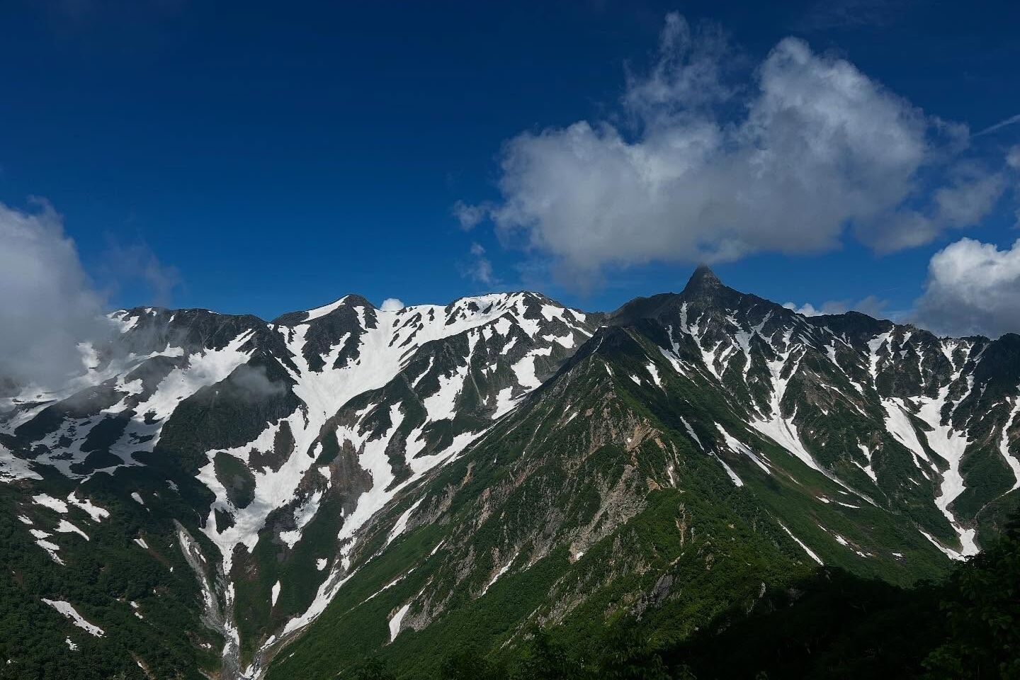 台52歲男醫師日本登山病倒！海拔2680m緊急求救 出動直升機救援