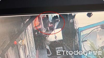 案情大突破！22歲男遭「熱熔膠打死」　車行老闆協助搬屍畫面曝