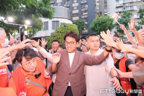 ▲▼  沈伯洋<肥皂箱> 市長你給我聽好了！      。（圖／記者徐文彬攝）