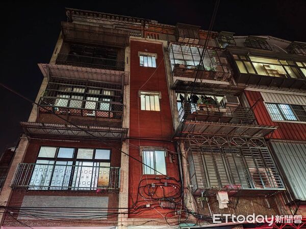 蘆洲住宅晚間冒黑煙！88歲老婦受困 送醫途中OHCA送加護病房