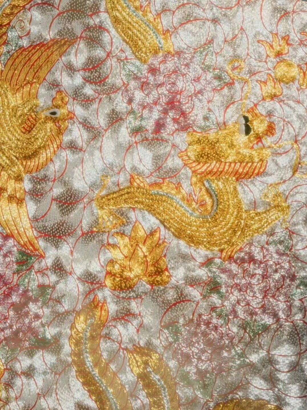 ▲▼奚夢瑤曬婆婆送的超狂「千萬黃金圍脖」。（圖／翻攝自微博）