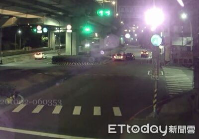 出門就把妳擄走！少女頻遭前男友恐嚇...親友團砸車再灌辣椒水