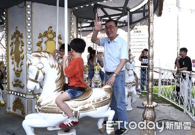 李四川性別平權政見來了!育嬰留停補足全薪 讓爸媽都能安心請
