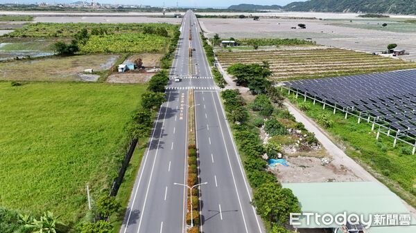 ▲▼台11丙東華大橋將持續施工1年，施工期間將進行調撥車道單側雙向通行。（圖／公路局提供，下同）