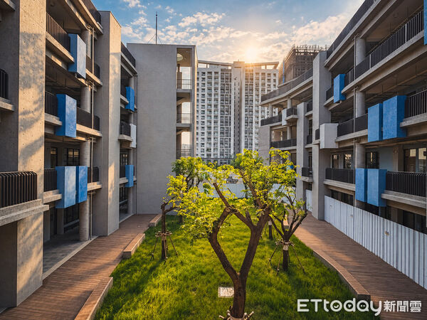 ▲台南市立九份子國中小舉行二期校舍落成啟用典禮，市長黃偉哲與教育局長鄭新輝、地方民意代表及校方代表共同剪綵。（記者林東良翻攝，下同）