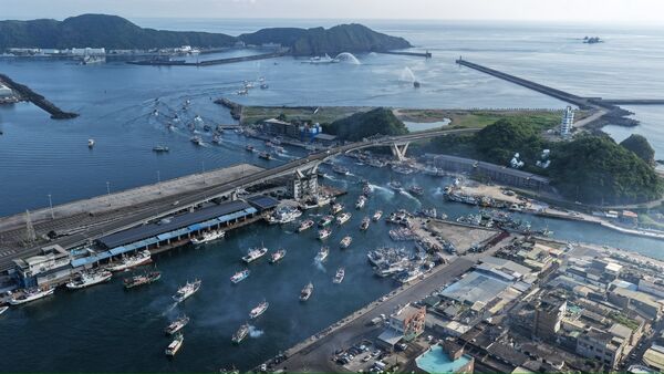 ▲▼2026蘭陽媽祖文化節於今(2)日在南方澳漁港隆重啟航,展現兼具宗教情懷與在地特色的盛大場面。(圖/宜蘭縣政府提供,下同)