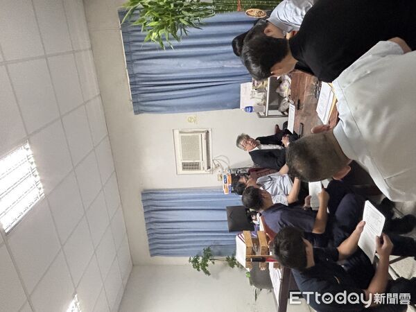 ▲▼     嘉義地檢檢察長蔡宗熙率檢察官深入基層派出所，攜手司法警察嚴查賄選   。（圖／嘉義地檢署提供）