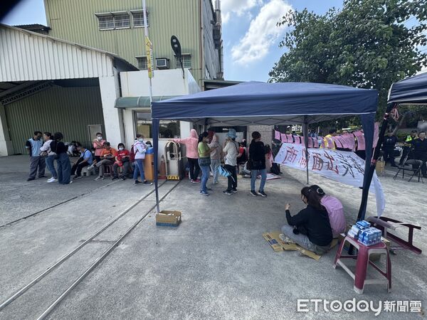 ▲▼      乖乖中壢廠罷工       。（圖／記者沈繼昌攝）
