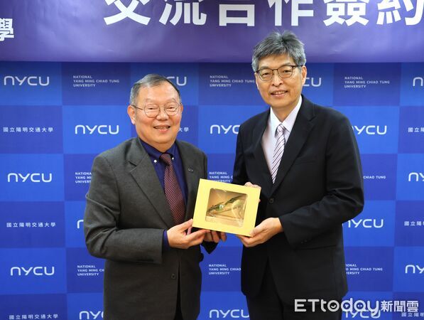 ▲長榮大學與國立陽明交通大學簽署合作備忘錄，推動跨校人才培育，拓展學生升學與職涯選擇。（記者林東良翻攝，下同）