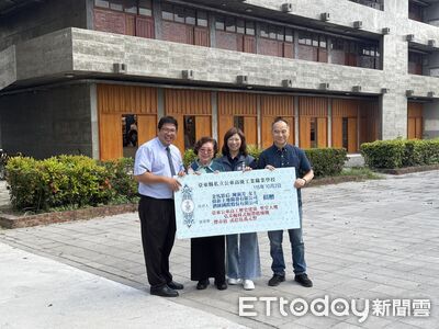 陳淑芳攜手企業捐贈25萬輔具　兼顧文化資產保存與無障礙需求
