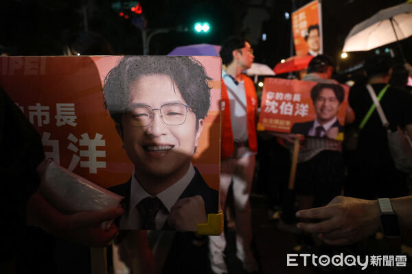 ▲民進黨台北市長參選人沈伯洋師大夜市拜票。（圖／記者林敬旻攝）