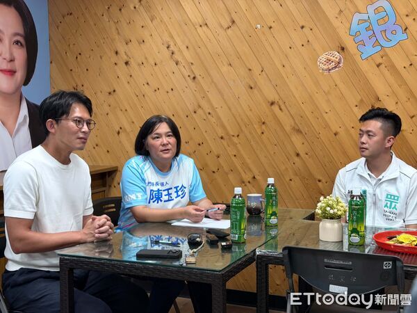 ▲▼民眾黨主席黃國昌今（2）日下午拜訪國民黨金門縣長參選人陳玉珍。（圖／記者鄭逢時攝）