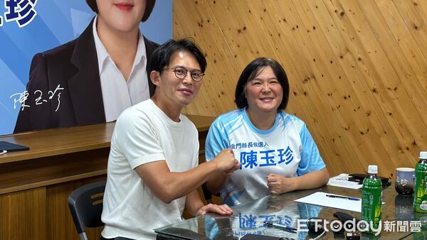 ▲▼民眾黨主席黃國昌今（2）日下午拜訪國民黨金門縣長參選人陳玉珍。（圖／記者鄭逢時攝）