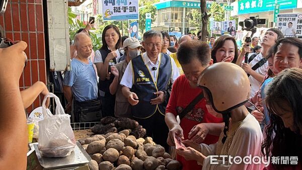 ▲▼雙柯合體掃街！柯文哲嫌高雄選情太沈悶　驚吐：賴瑞隆太好打了。（圖／記者陳宏瑞攝）