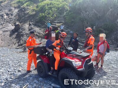 阿塱壹古道健行客中暑 海巡沙灘車接駁送醫