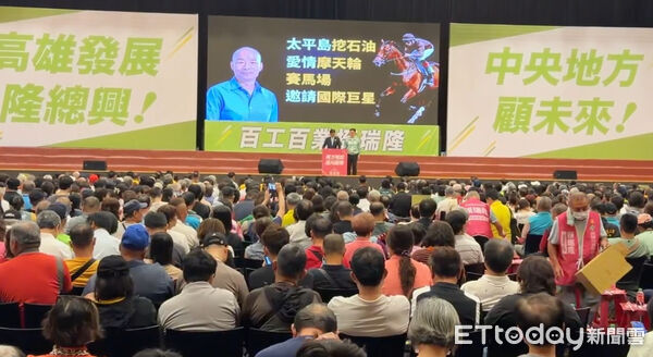 ▲▼ 拚賴瑞隆選情!陳其邁搬「韓維拉」助講 再提愛情摩天輪、賽馬場。(圖/記者陳宏瑞攝)