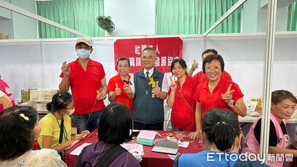 ▲台南市身心障礙者求職博覽會在善化區文康育樂中心登場，61家廠商提供超過700個職缺。（記者林東良翻攝，下同）