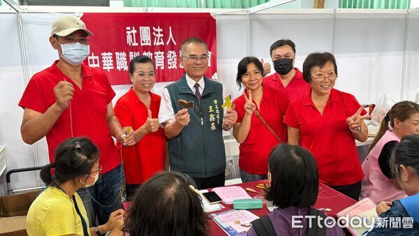 ▲台南市身心障礙者求職博覽會在善化區文康育樂中心登場，61家廠商提供超過700個職缺。（記者林東良翻攝，下同）