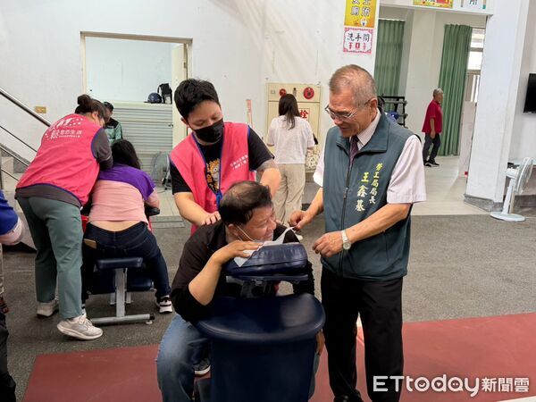 ▲台南市身心障礙者求職博覽會在善化區文康育樂中心登場，61家廠商提供超過700個職缺。（記者林東良翻攝，下同）
