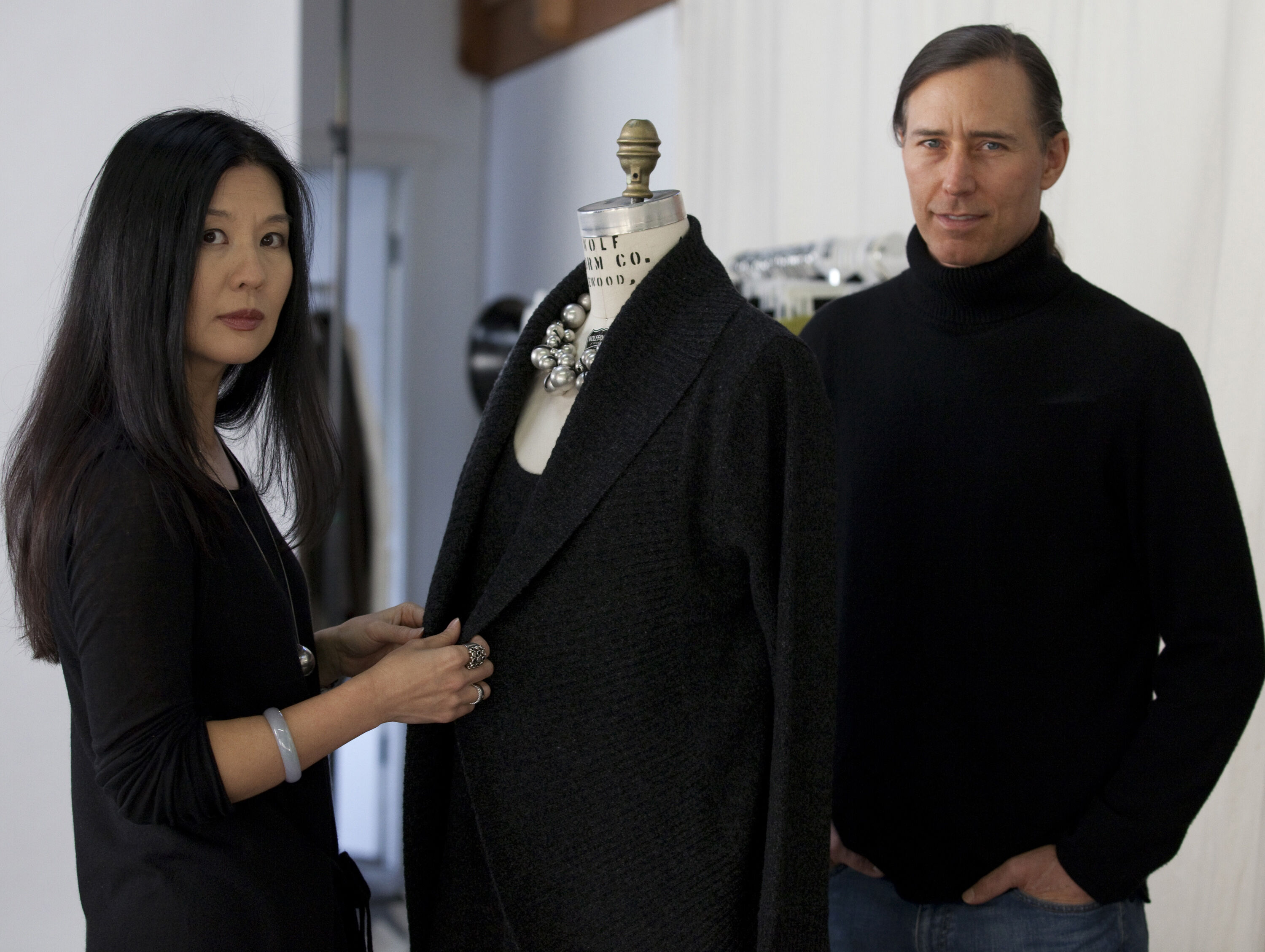 ▲▼女裝品牌Bryn Walker執行長沃克（Bryan Walker）與其妻子閔蜜雪兒（Michelle Min）陳屍加州豪宅。（圖／翻攝自brynwalker.com）