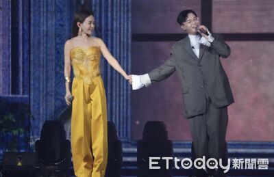 彭佳慧唱一半合體金曲歌王! 甜蜜手牽手飆歌全場叫瘋了