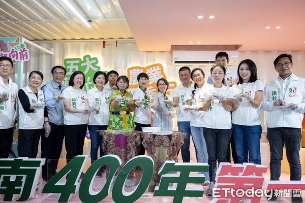 ▲副總統蕭美琴回到台南力挺陳亭妃，與新住民朋友交流，分享自己身為新住民第二代的家庭故事。（記者林東良翻攝，下同）