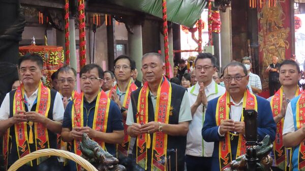 ▲北臺灣媽祖文化節新莊起駕 慈祐宮建廟340年捐復康巴士。（圖／新北市民政局提供）