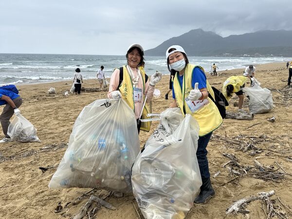 ▲新北秋季淨灘玩出環保新花樣。（圖／新北市環保局提供）