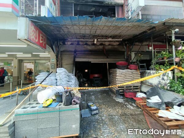 ▲宜蘭建材行大火火調勘驗現場，一家六口剩2人，屋主心碎了。（圖／記者游芳男攝，下同）