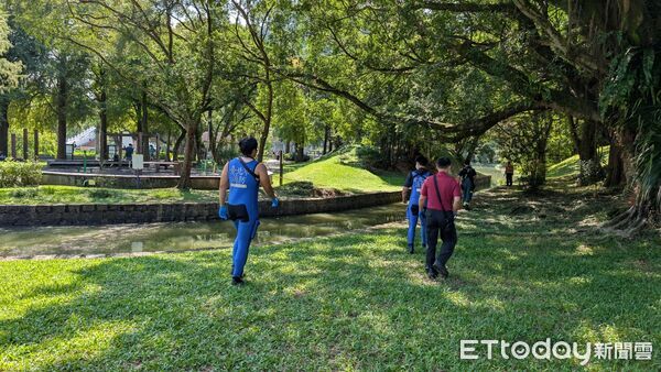 ▲▼             北市大湖公園驚傳女浮屍漂在水面上。（圖／記者黃彥傑翻攝）