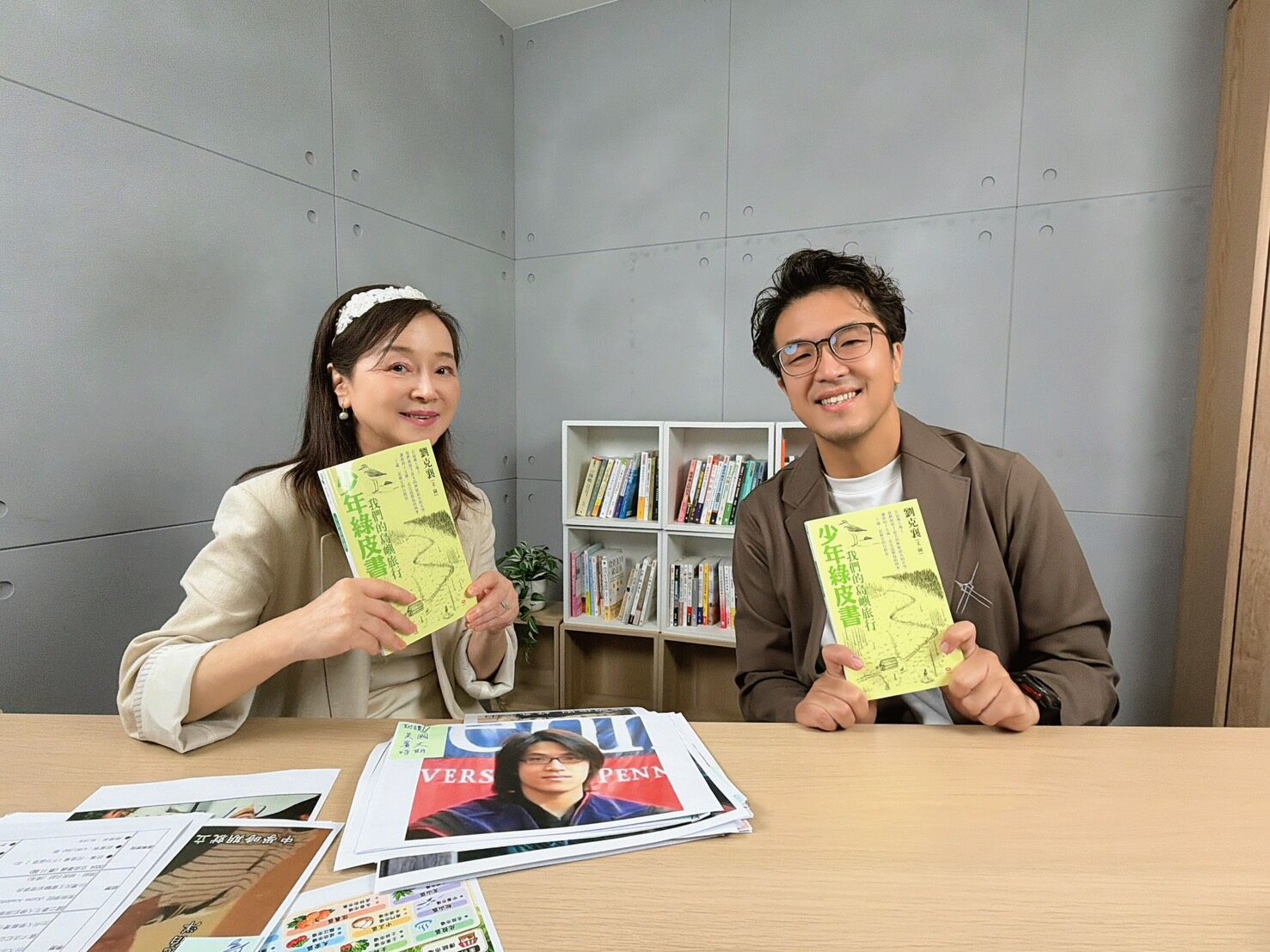 ▲▼民進黨台北市長參選人沈伯洋接受媒體人周玉蔻「新聞放鞭炮」廣播節目專訪。（圖／新聞放鞭炮提供）