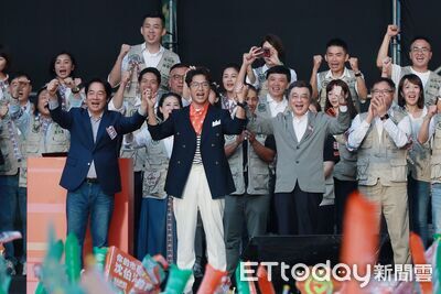 快訊／現場湧12萬支持者　沈伯洋拜託出門投票：我現在缺票哈哈