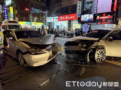 快訊／龍山寺旁晚間突傳車禍　2車追撞「7人受傷送醫」