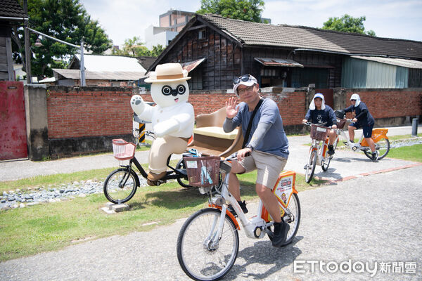 ▲▼   熊熊抵嘉「大白熊集點趣」限時登場 尋找10隻大白熊集點換限定托特包　邀您漫遊嘉市趣味尋寶   。（圖／嘉義市政府提供）