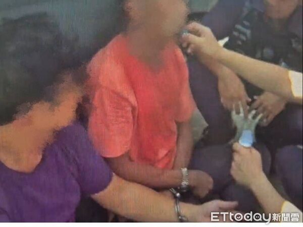 ▲高男與友人張男在小貨車毒駕及吸食毒品遭警查獲。（圖／桃園警分局提供）