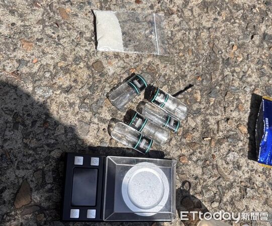 ▲並起出毒品菸彈及依托咪酯菸油。（圖／桃園警分局提供）