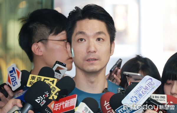 ▲▼蔣萬安視察衛生局檢驗科實驗室。（圖／記者周宸亘攝）