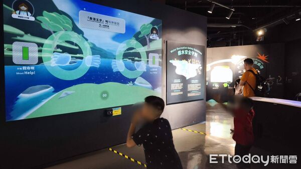 ▲▼展望會社工帶著孩子們一起出海賞鯨趣。（圖／展望會提供，下同）