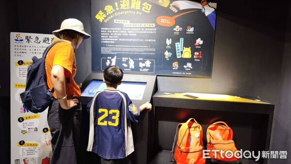 ▲▼展望會社工帶著孩子們一起出海賞鯨趣。（圖／展望會提供，下同）