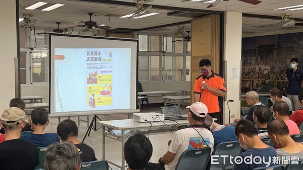 ▲台南市消防局第一大隊前進菩提林教養院，辦理消防安全宣導及火災搶救演練踏勘，強化院方與住民的防火應變能力。（記者林東良翻攝，下同）