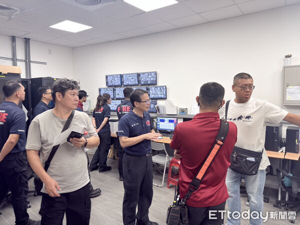 ▲台南市消防局第六大隊率領轄內7個消防分隊，前往亞太國際棒球場實地踏勘，強化大型賽事救災與疏散應變能力。（記者林東良翻攝，下同）