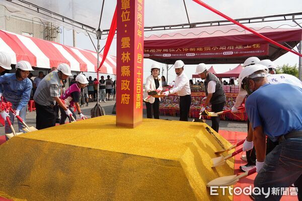 ▲雲林縣政府5日舉行口湖鄉蔦松大排新建抽水站治理工程開工典禮，總經費約3.02億元，預計1年半內完成。（圖／記者游瓊華翻攝） 