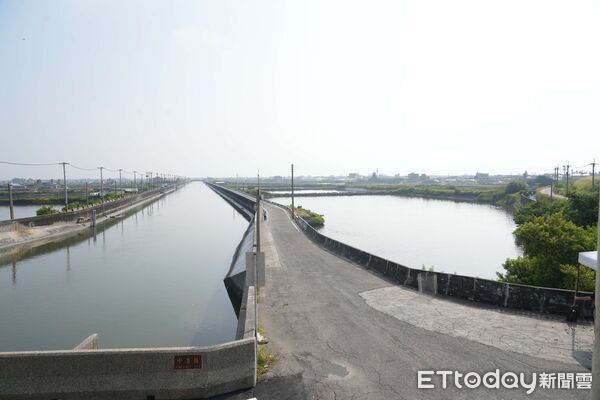 ▲雲林縣政府5日舉行口湖鄉蔦松大排新建抽水站治理工程開工典禮，總經費約3.02億元，預計1年半內完成。（圖／記者游瓊華翻攝） 