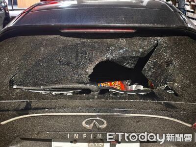 小情侶百貨停車場大吵!男氣炸「爆拳破窗」 百萬休旅車超慘