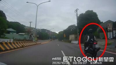 驚悚畫面曝光!樹林19歲男大生「高速過彎」 自摔卡車底一度命危