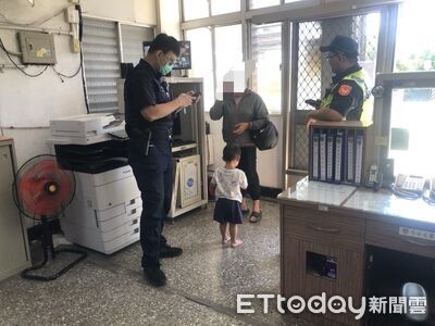 2歲男童獨自行走道路中央 大武警聯繫村里協尋助平安返家