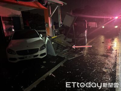住戶摸黑吃飯!宜蘭男駕車撞毀變電箱 五結、羅東近千戶停電