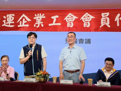 新北捷工會盼制度化調薪 李四川接下訴求書:當市長必做最強後盾